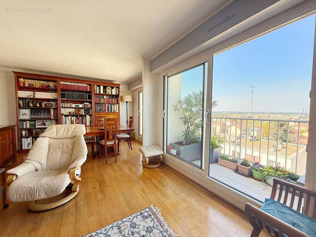 Appartement à NANTERRE