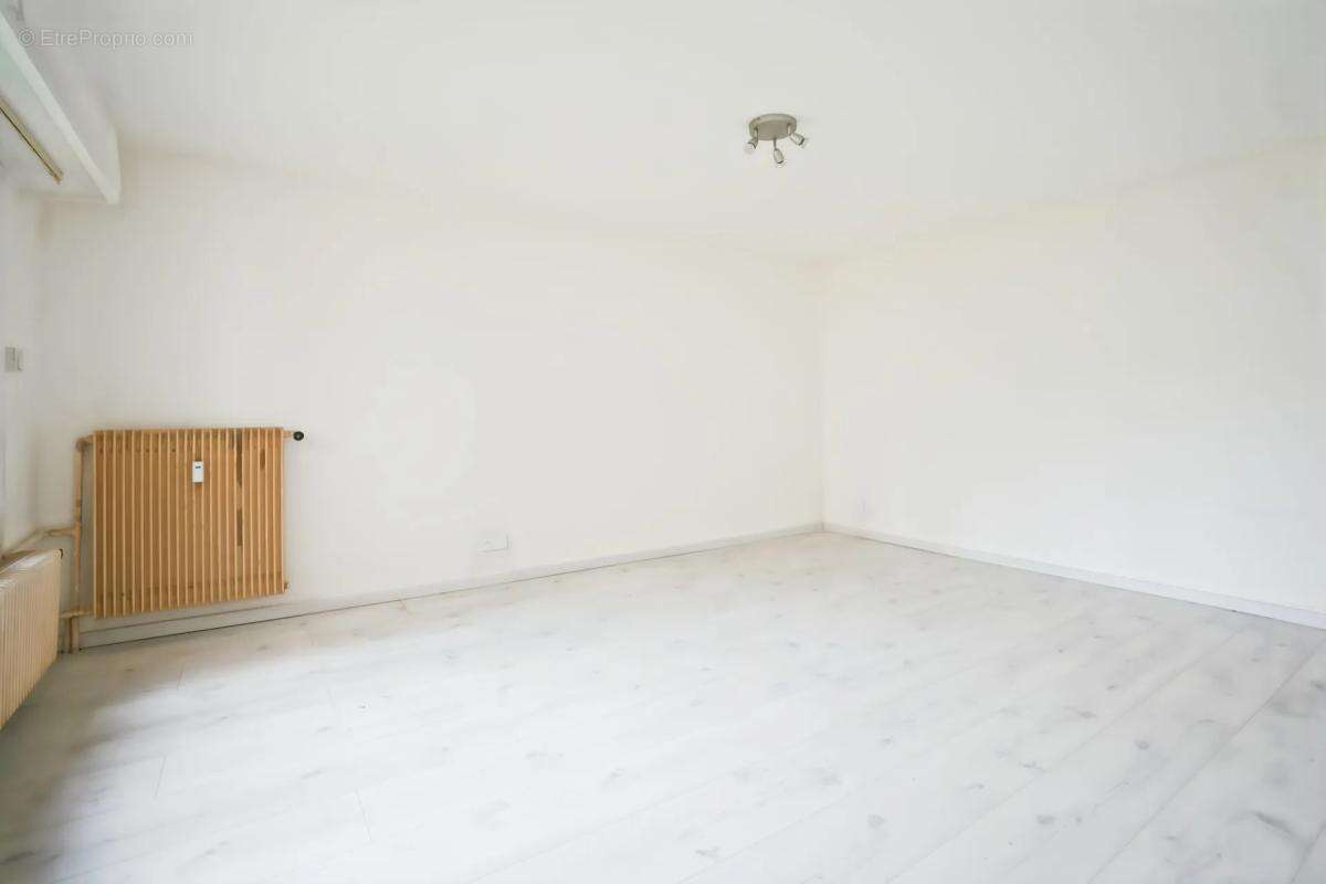 Appartement à FRESNES