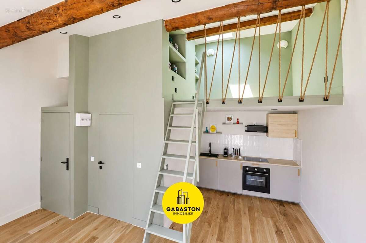 Appartement à MARSEILLE-2E