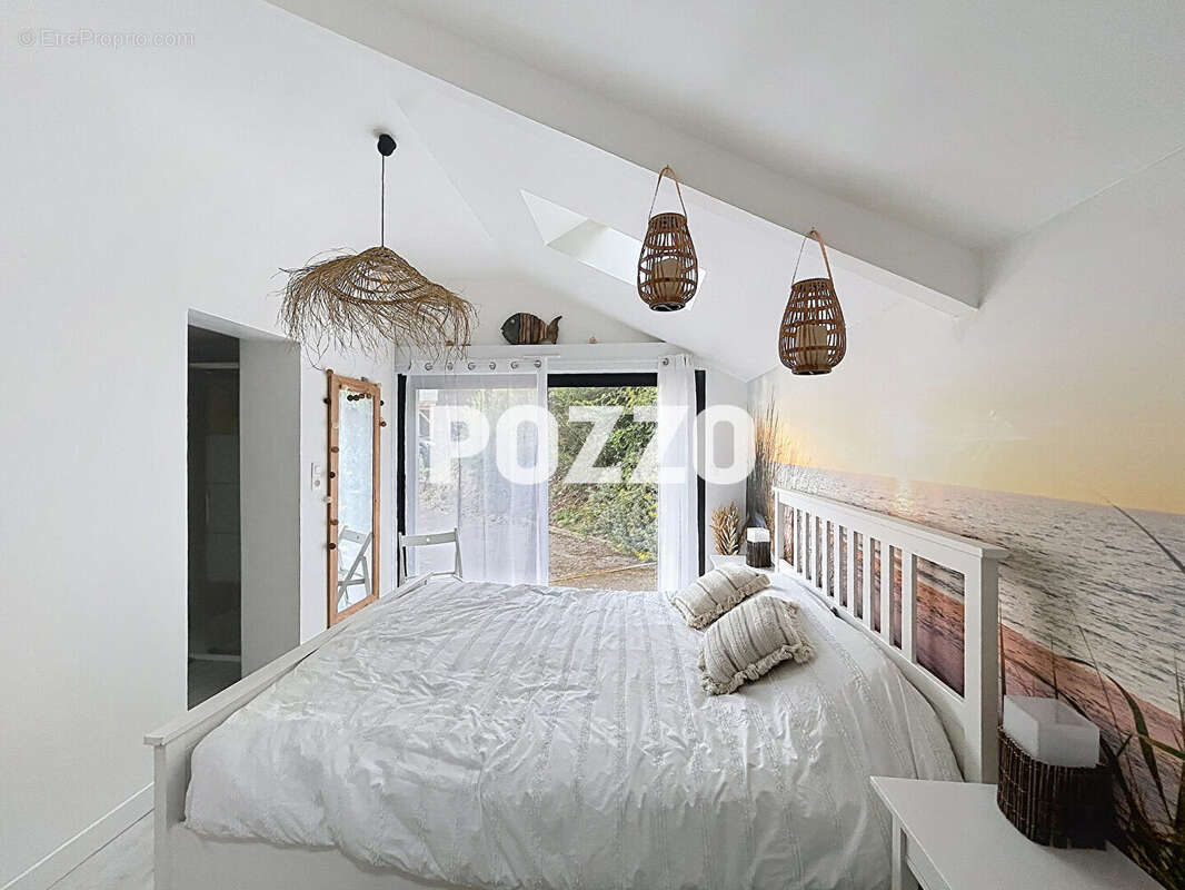 Baisse de prix - Maison proche Canisy -7 pièce(s) 162 m2 - 4 chambres -Piscine et garage double - photo 12