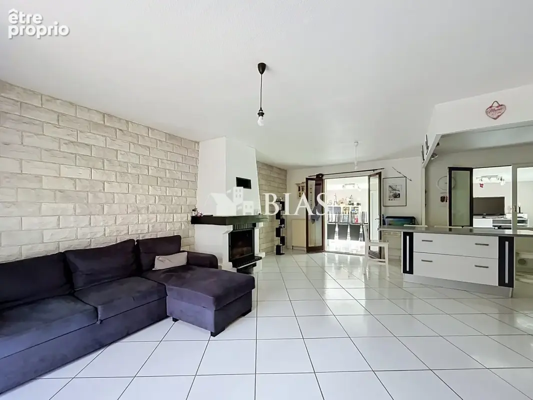 Maison 5 pièces 109 m² à vendre à Notre-Dame-De-Bondeville (76960) - photo 2