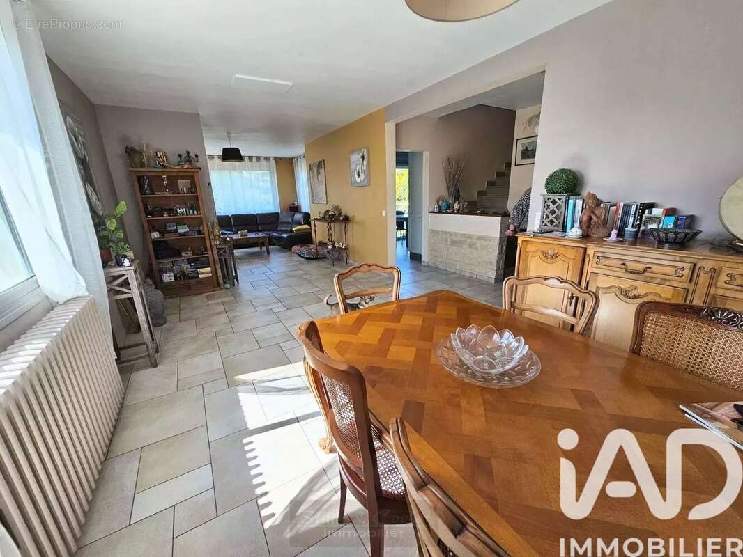 Maison 215 m² à Villemandeur  - photo 5