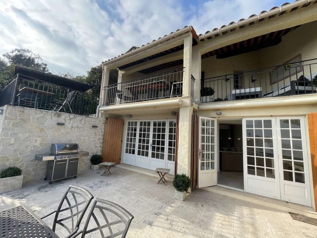 Appartement à THEOULE-SUR-MER