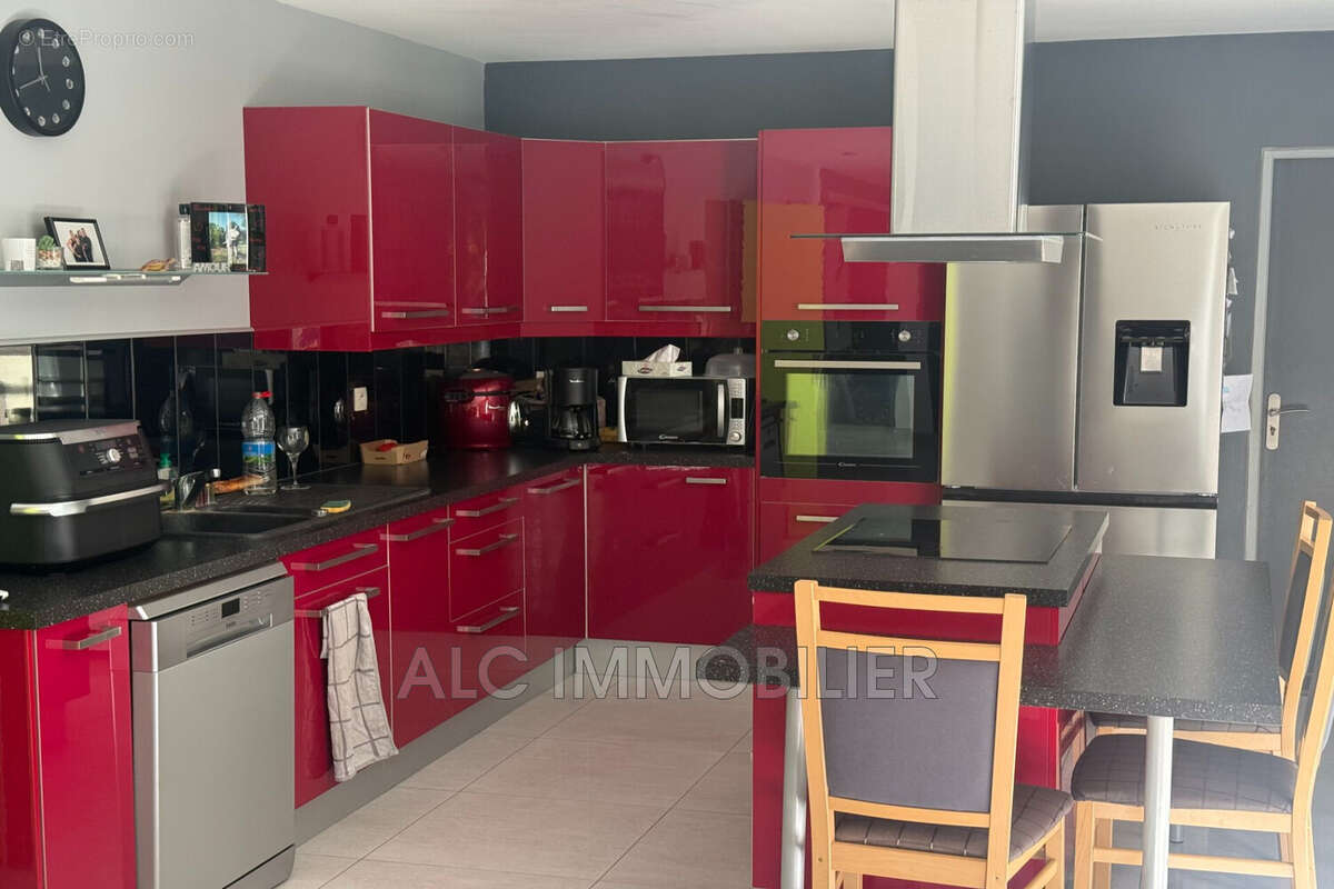 Maison 163 m² à Villaines-La-Carelle  - photo 3
