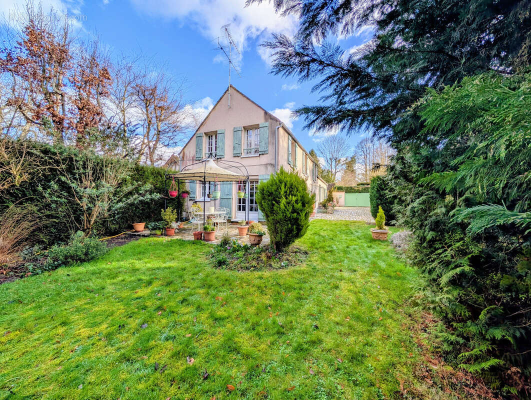 Maison à LES MESNULS