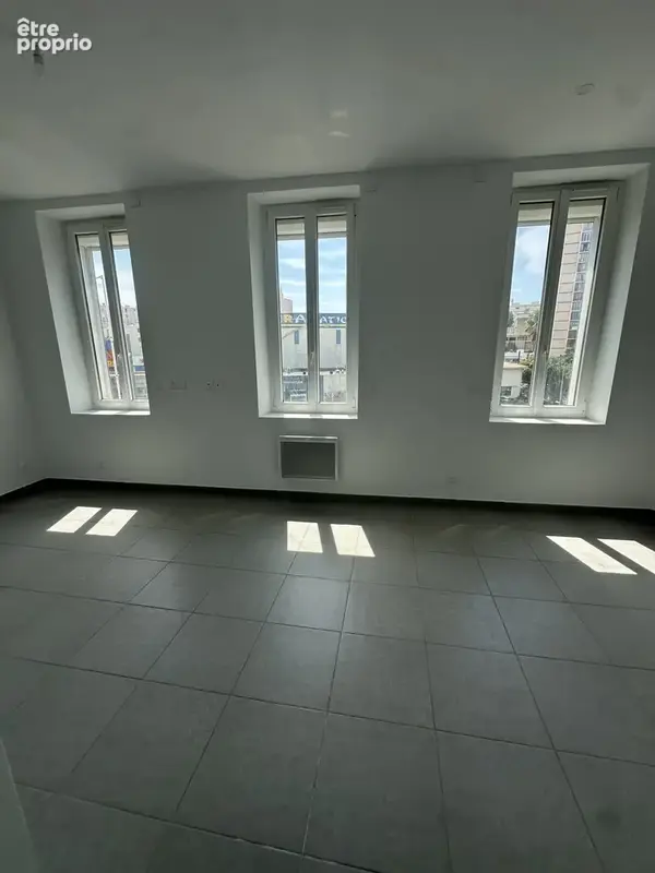 T2 côté cour — 3ᵉ étage — 34,14 m2 - photo 2
