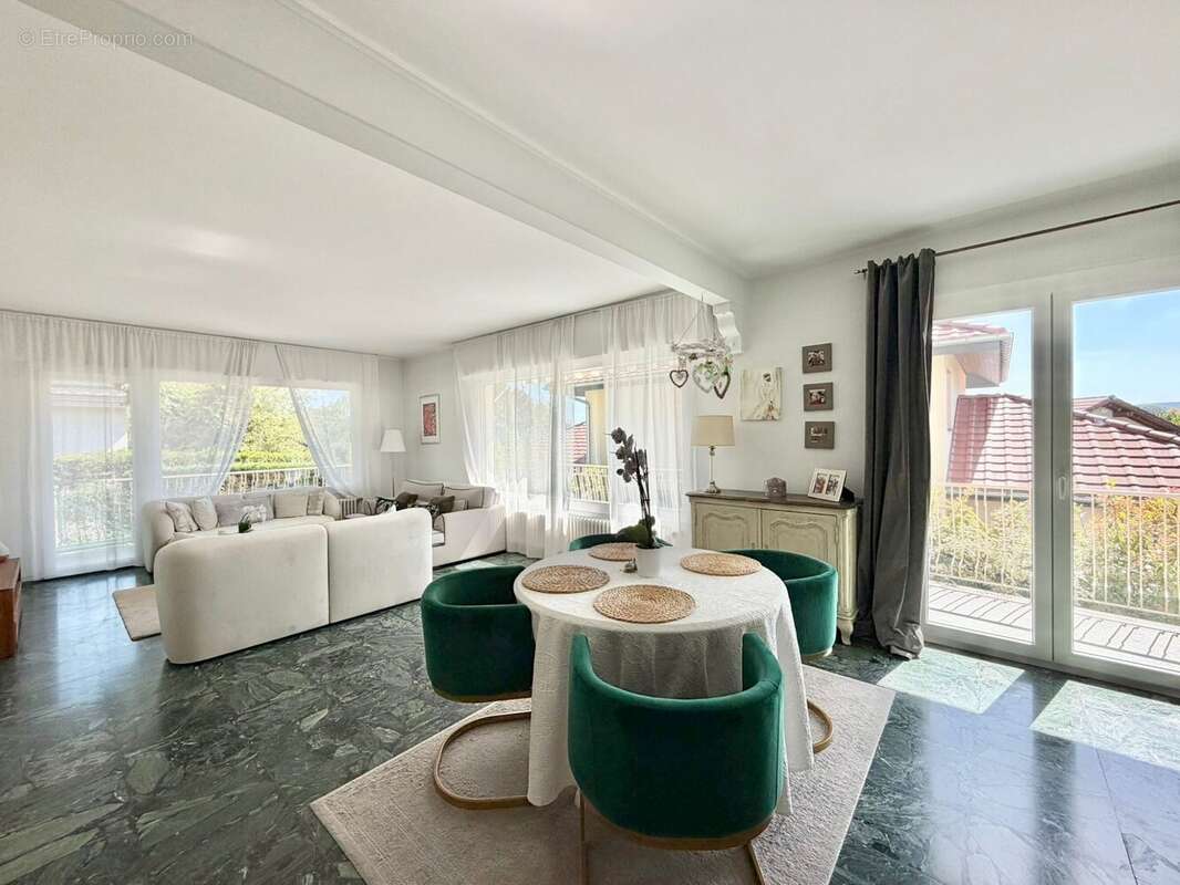 Maison 200 m² à Argonay  - photo 5