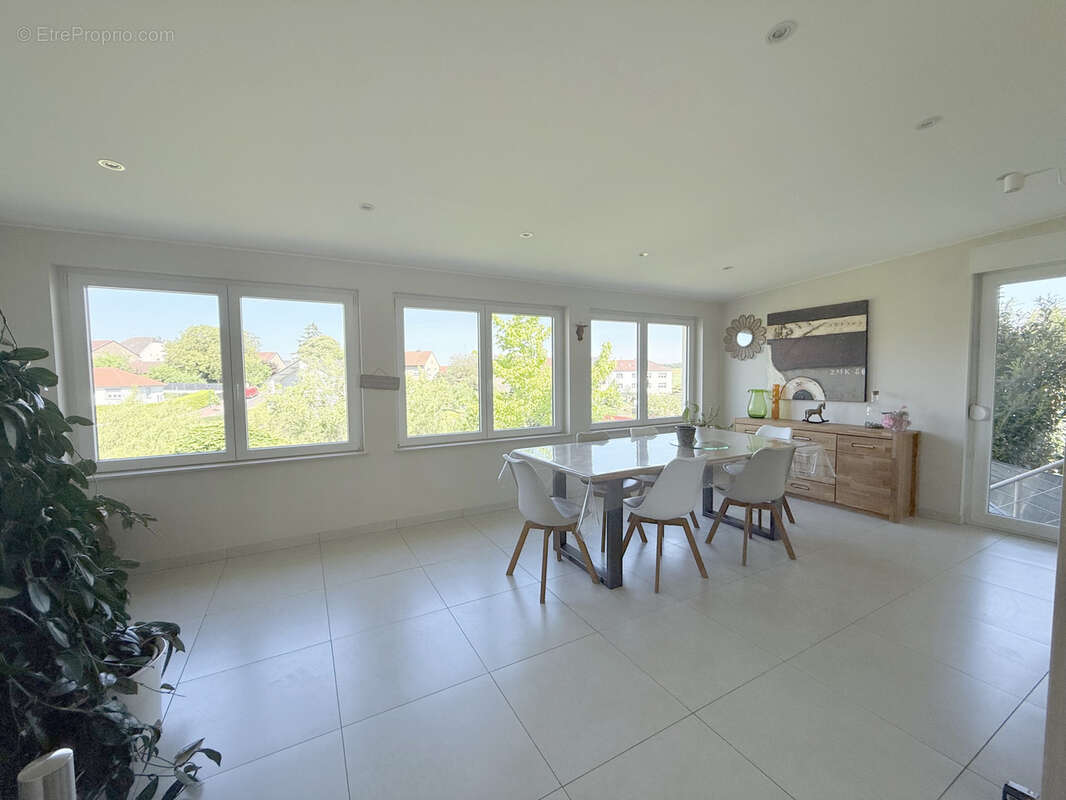 Maison à ROUSSY-LE-VILLAGE