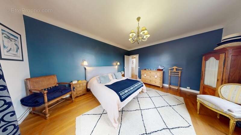 Maison à SAINT-CYR-SUR-LOIRE