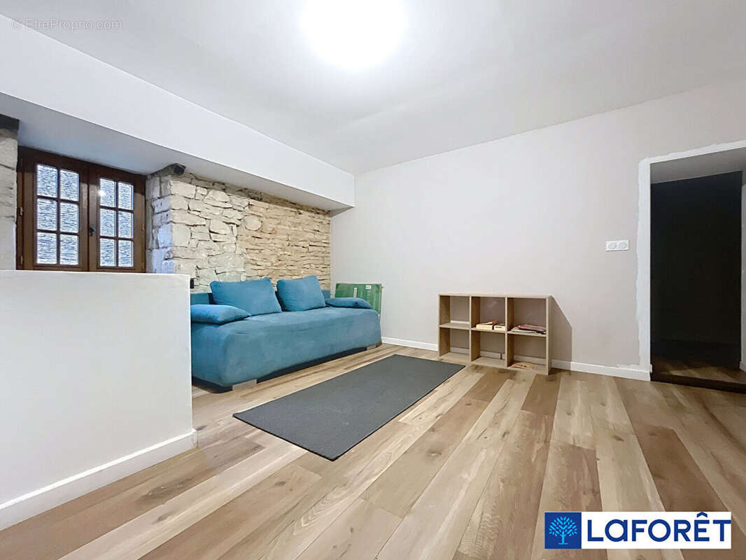 Maison à IS-SUR-TILLE