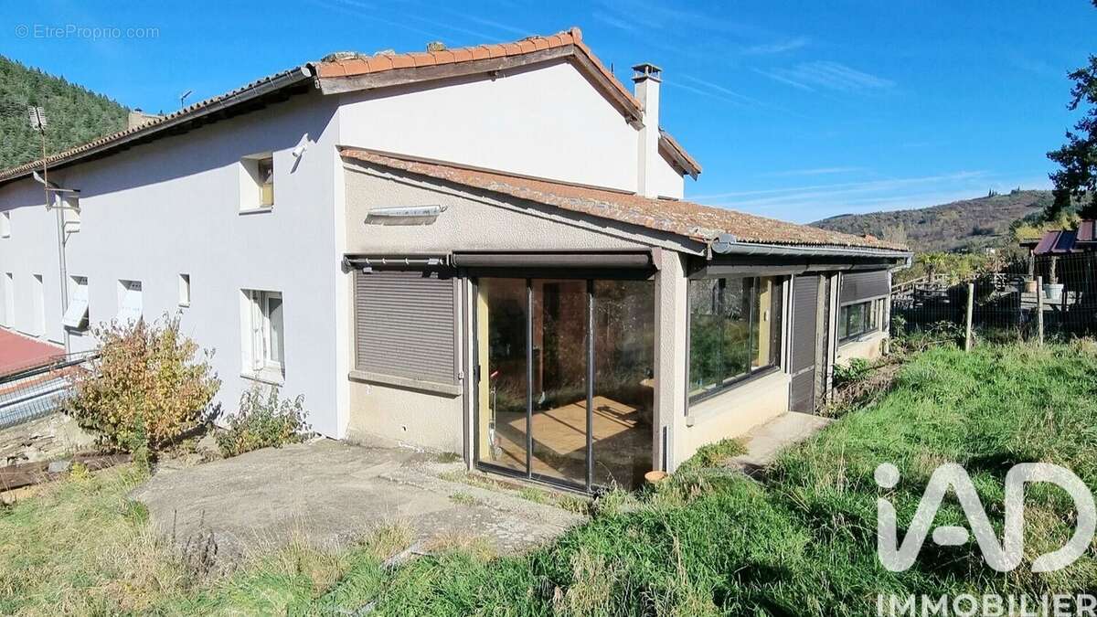 Maison 178 m² à Doizieux  - photo 2