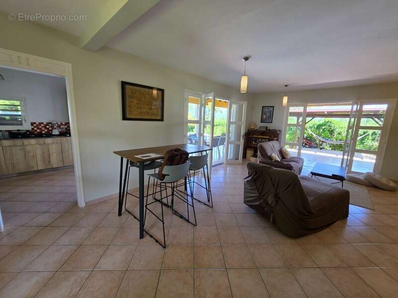 Maison à BAIE-MAHAULT