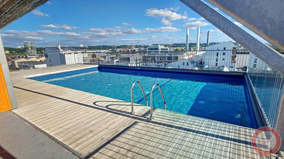 Piscine en Rooftop - Appartement à BORDEAUX