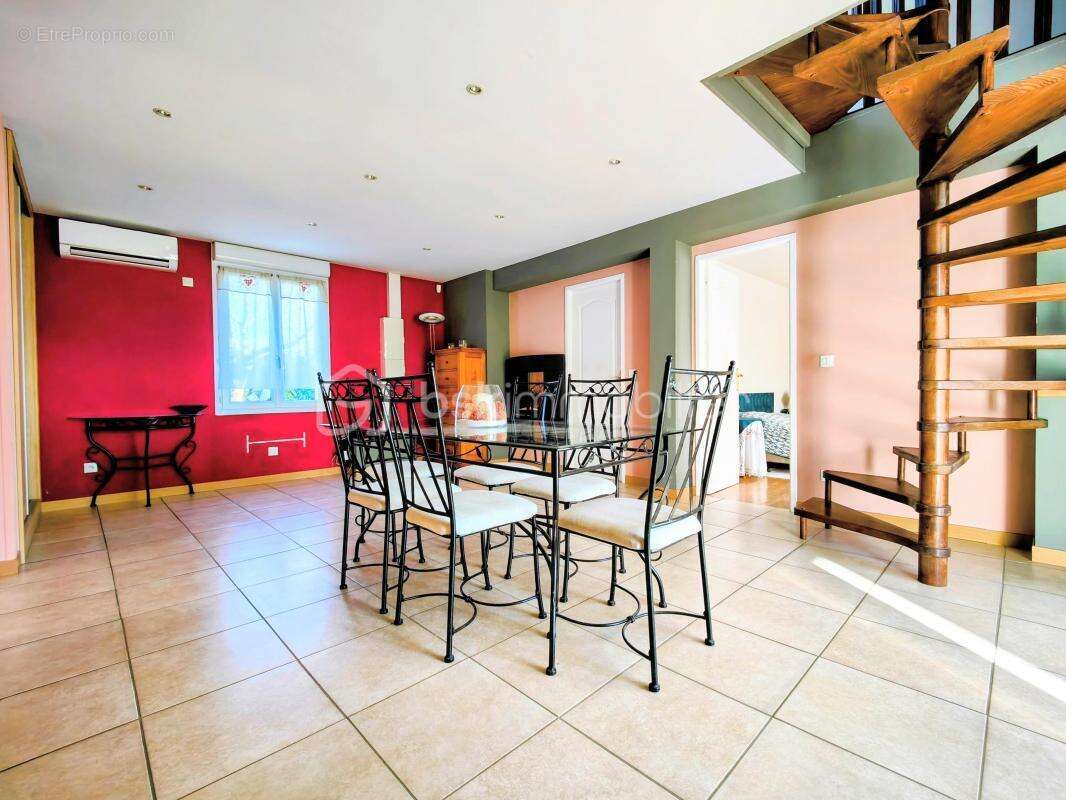 Maison à BAZAINVILLE