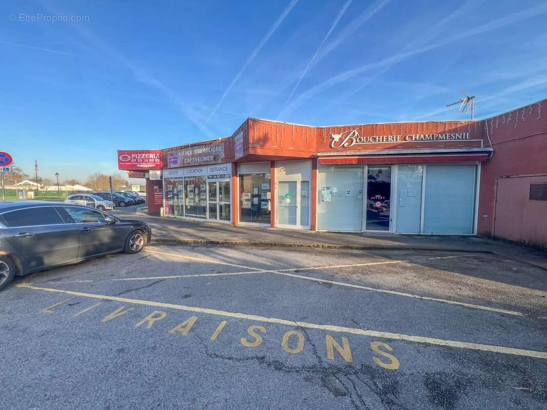 A vendre locaux commerciaux 321m2 - photo 2