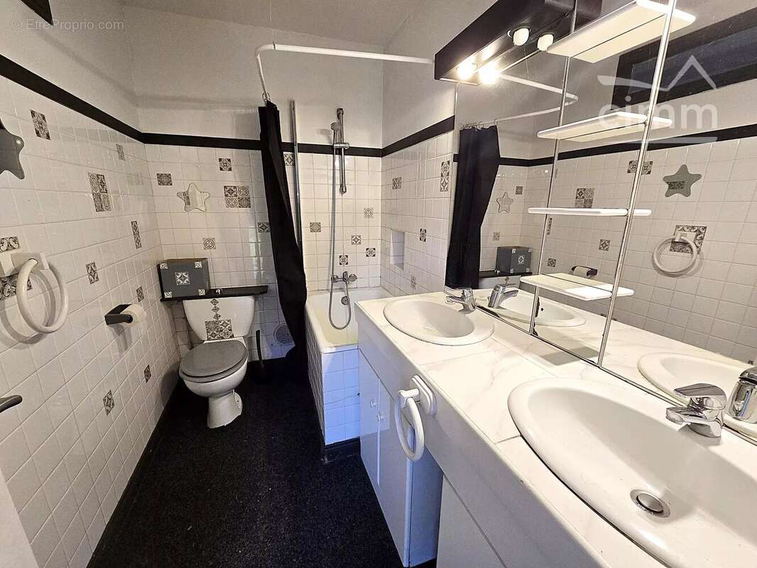 Maison à CARSAC-AILLAC