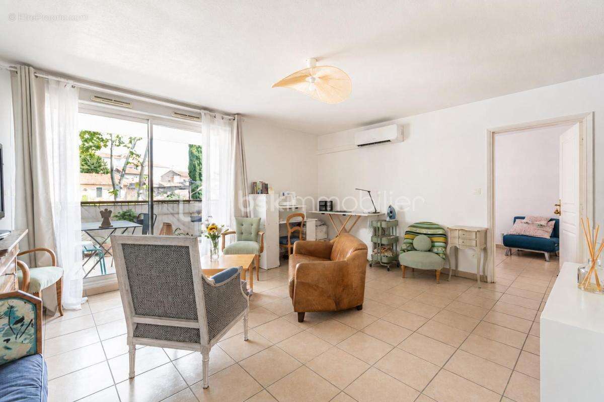 *** en exclusivité *** grand t2 avec terrasse et cave *** résidence de 2006 *** - photo 5