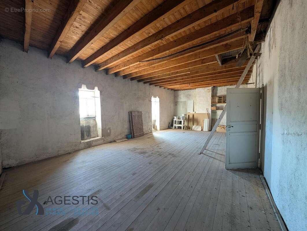   - Maison à SAIX