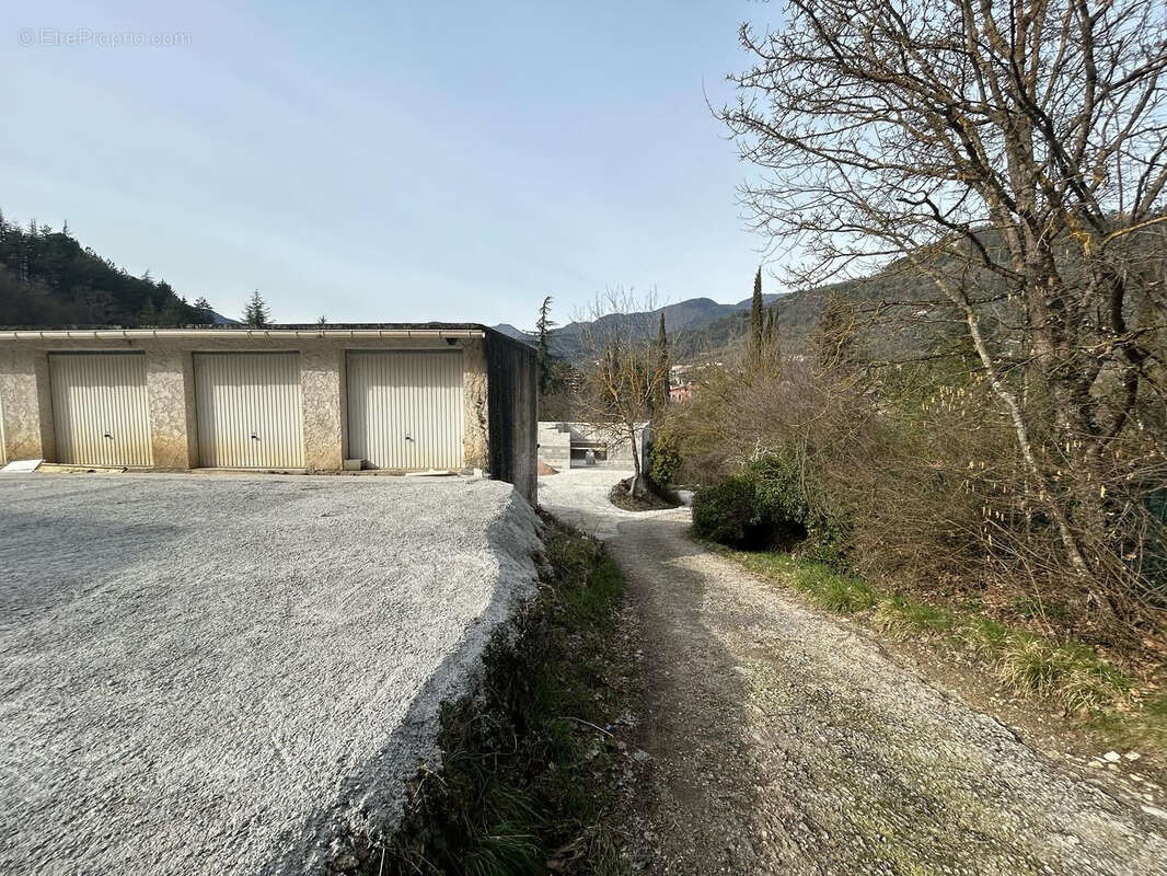 Parking à SOSPEL