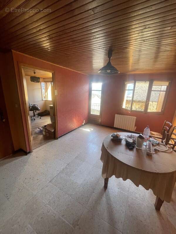 Maison à LA LLAGONNE