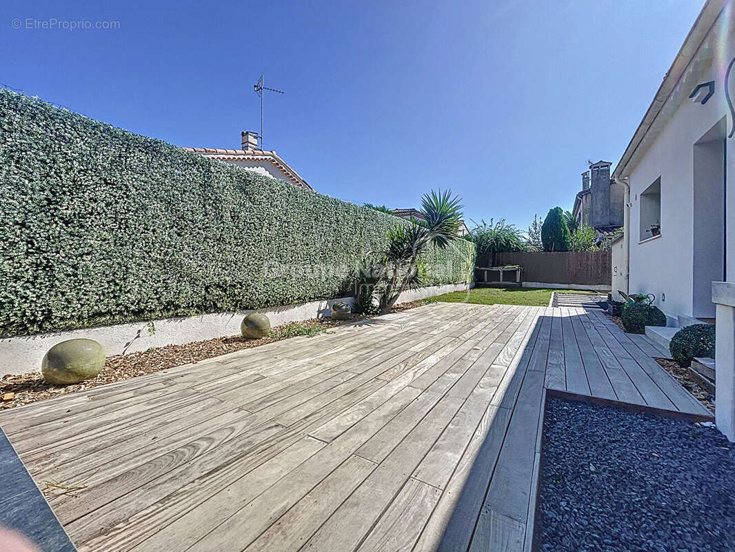 Maison à MANDELIEU-LA-NAPOULE