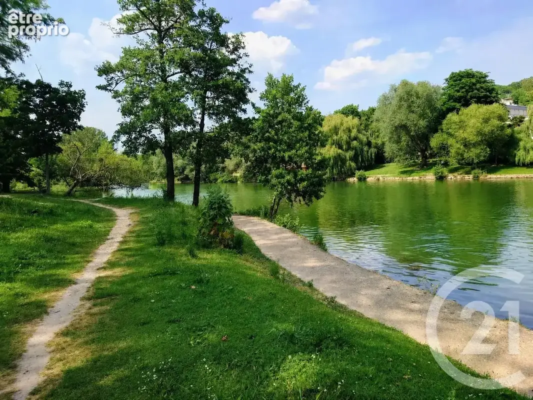 Maison 154 m² à Saint-Maur-Des-Fosses  - photo 3