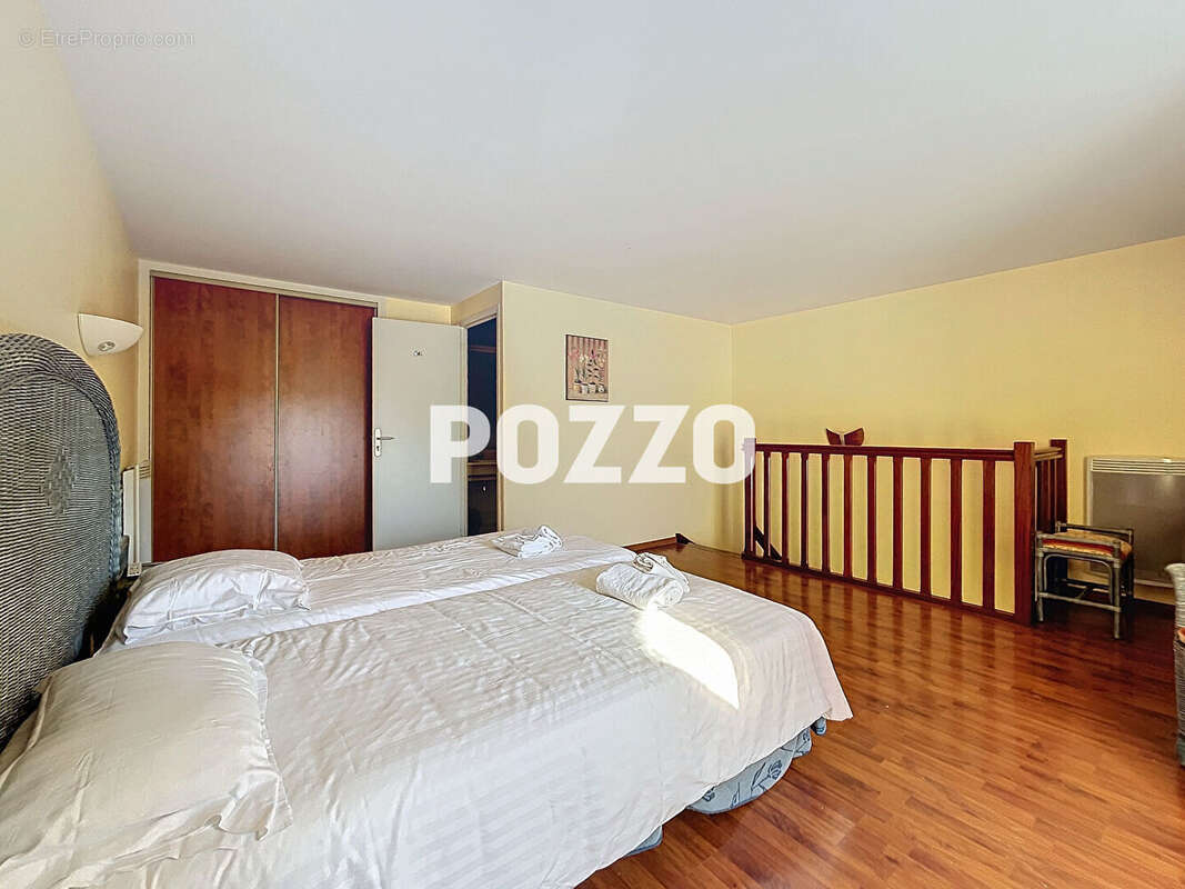 Appartement à COLLEVILLE-SUR-MER