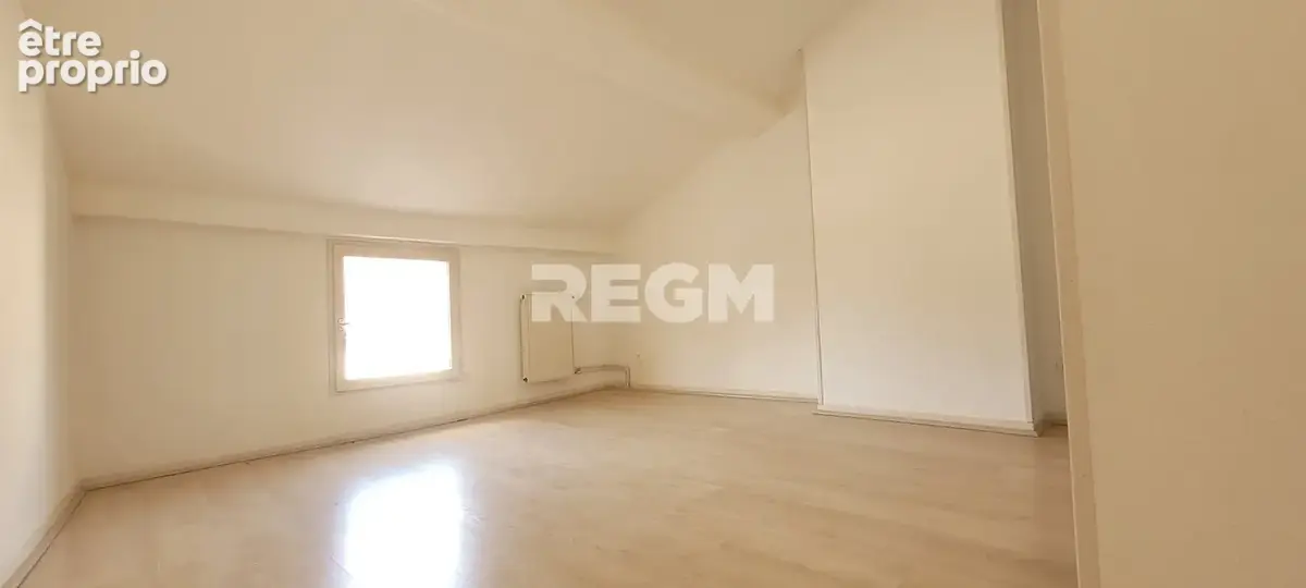 Opportunité Rare à CHAUMONT (52000)   Ensemble Immobilier : Local Commercial / Professionnel & Duplex Récent - photo 12
