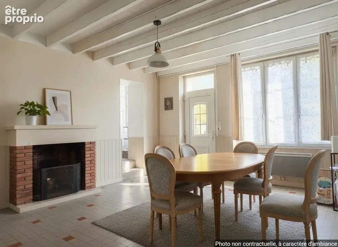 CHARME, VOLUMES ET NATURE À ARS. Maison rénovée avec 4 chambres et nombreuses dépendances - photo 5