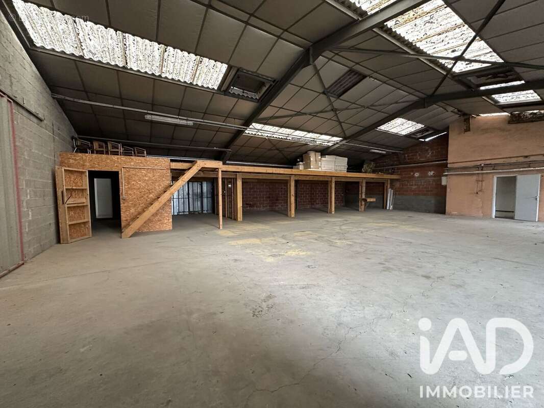 Commerce 380 m² à Mercues  - photo 4