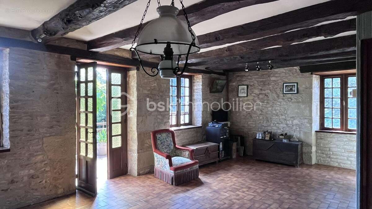 Maison en pierre 110 m² – 4 chambres – Terrain 1 835 m² – Hautefort - photo 5
