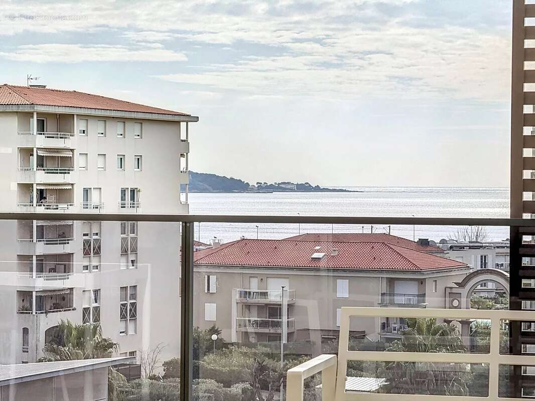 Offre d'exception: 4 pièce Juan les Pins au dernier étage et vue mer - photo 11