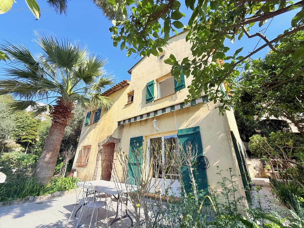 Maison à LE CANNET