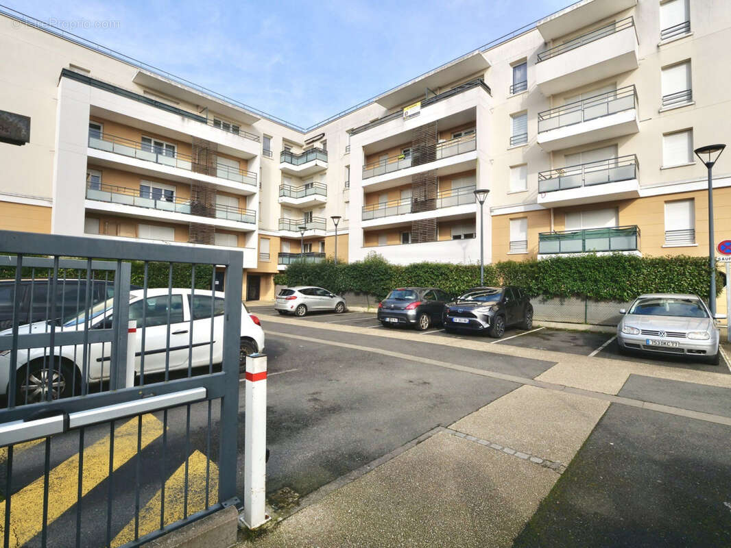 Appartement à DAMMARIE-LES-LYS