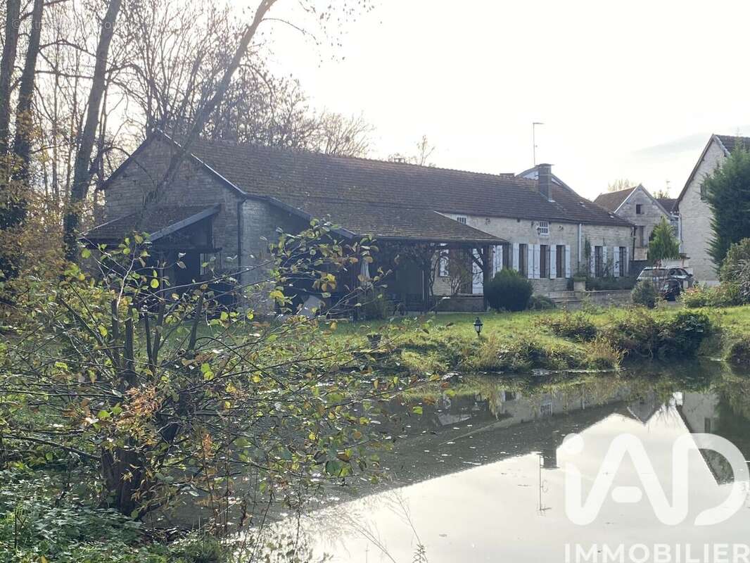 Photo 2 - Maison à NEUVILLE-SUR-SEINE
