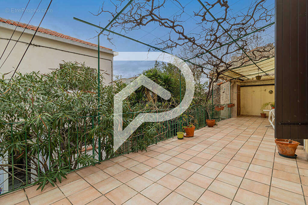 Appartement à MARSEILLE-7E
