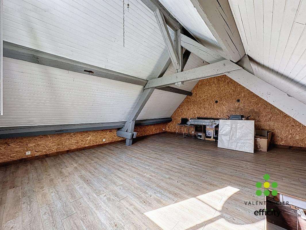 Commerce à BEAUMONT-LES-AUTELS