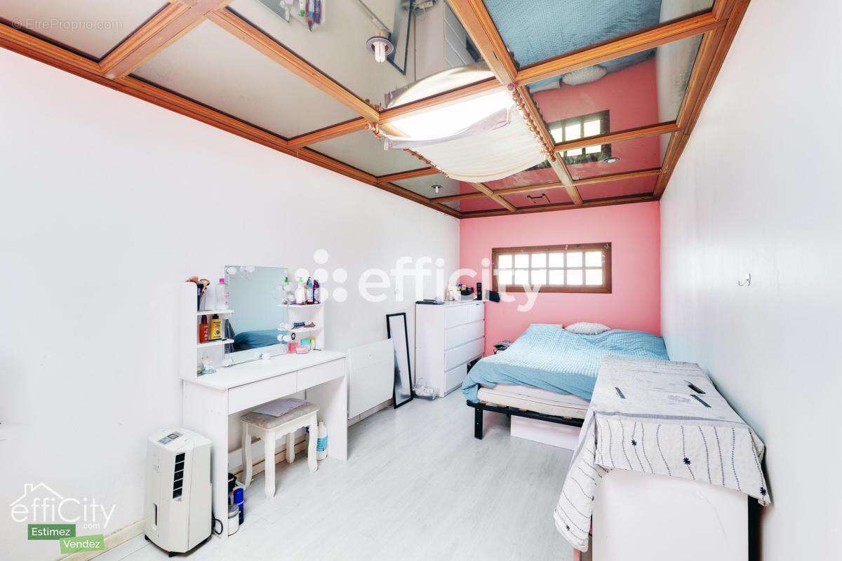 Maison à VILLENEUVE-LE-ROI