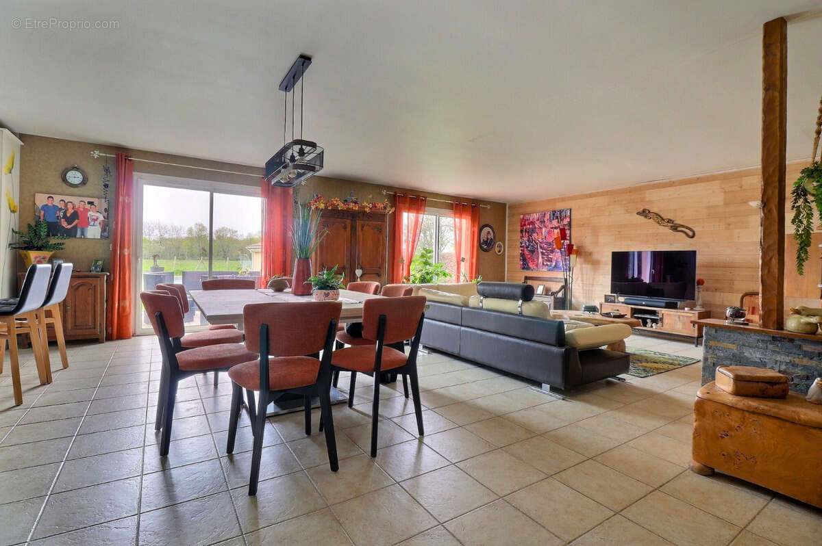 Maison à SAINT-ANDRE-DE-CUBZAC