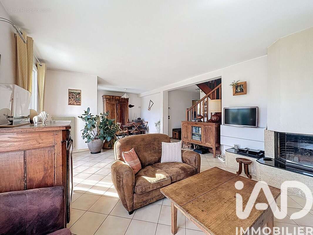 Photo 4 - Maison à TOUSSUS-LE-NOBLE