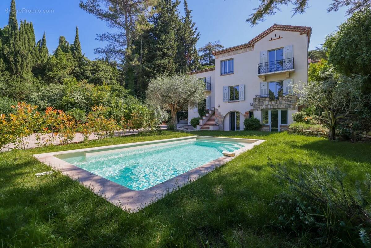 Maison à LE CANNET