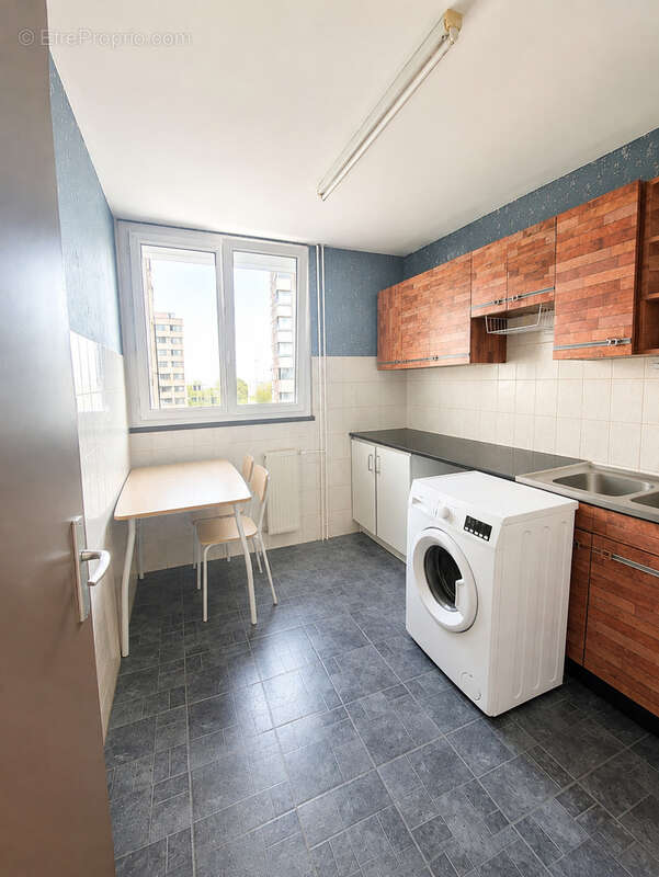 Appartement à acheter 96500 € à Saint-Pierre-Des-Corps (37) - photo 3
