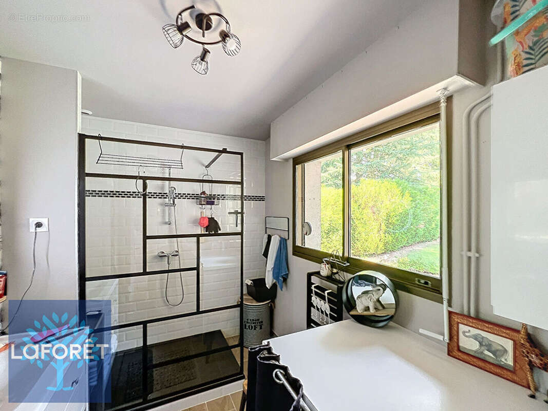 Maison à SAINT-REMY-L&#039;HONORE