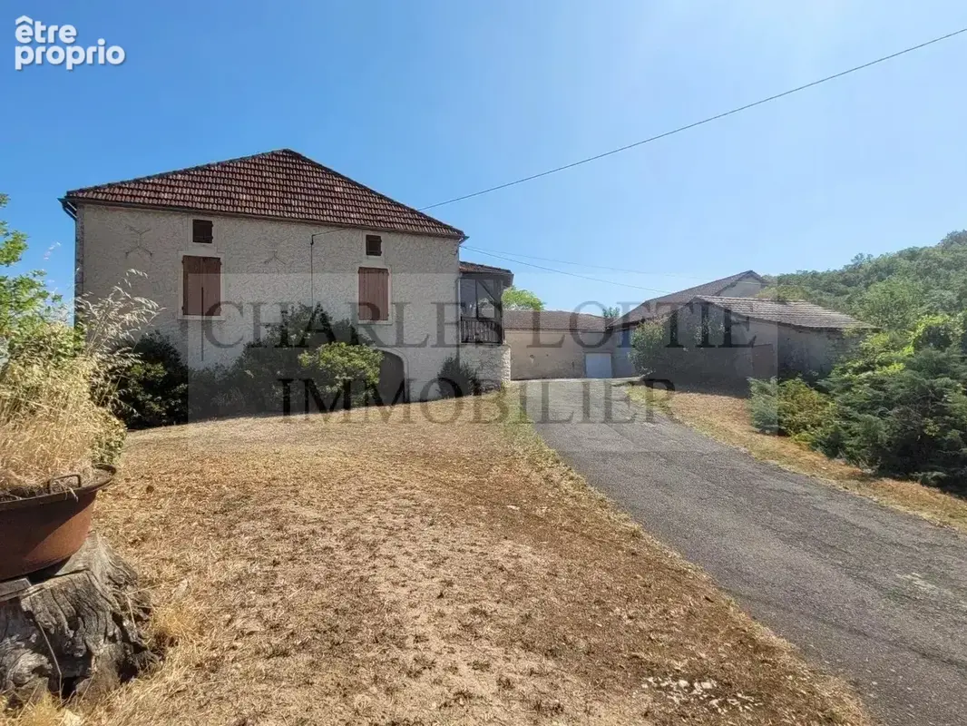 Ancien corps de ferme avec dépendances et terrain de 6200 m2, proche de Puy-l’Evêque - photo 3