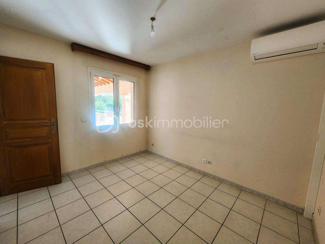 Maison à MONTELIMAR