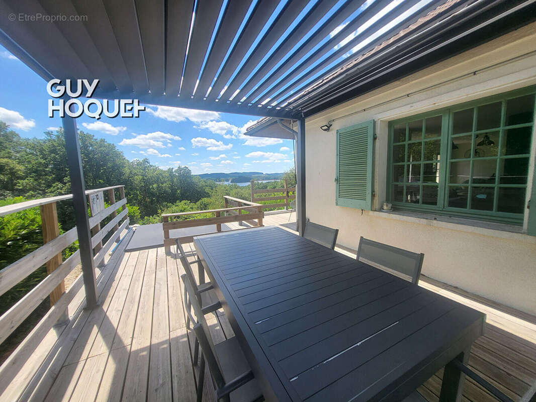 Maison de plain-pied avec piscine, jacuzzi et vue exceptionnelle sur le Lac des Settons - photo 2