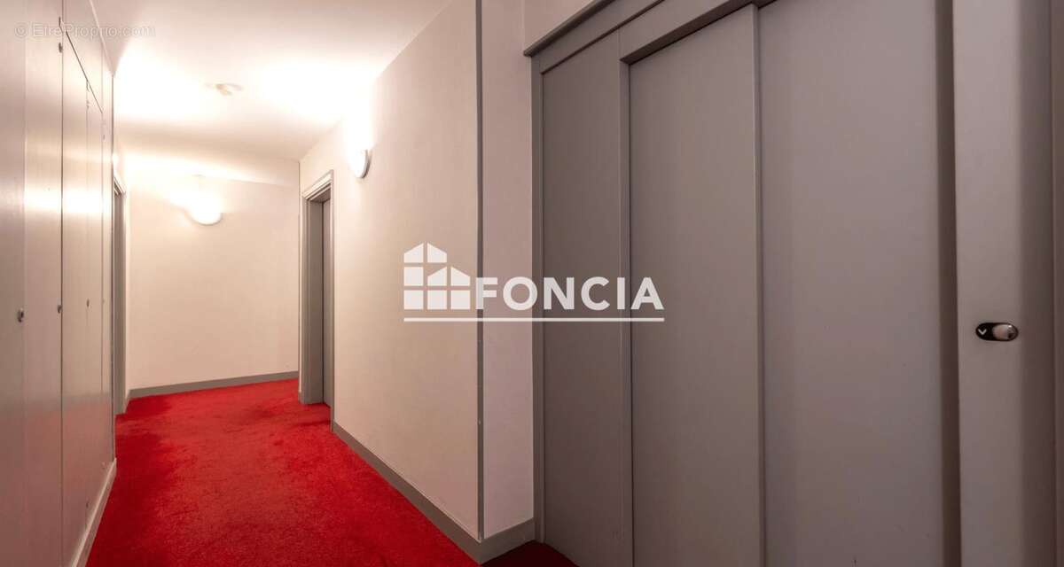 Appartement à LA GARENNE-COLOMBES