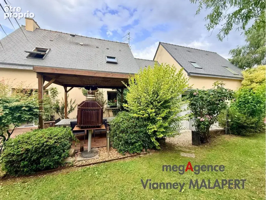 11 pièces (7 chambres) - 211 m²  - Baguer-Pican (35120) - photo 2