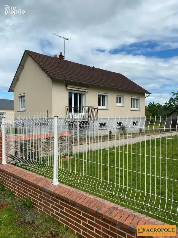 Maison 4 pièces 77 m² à vendre à Poilly-Lez-Gien (45500) - photo 1