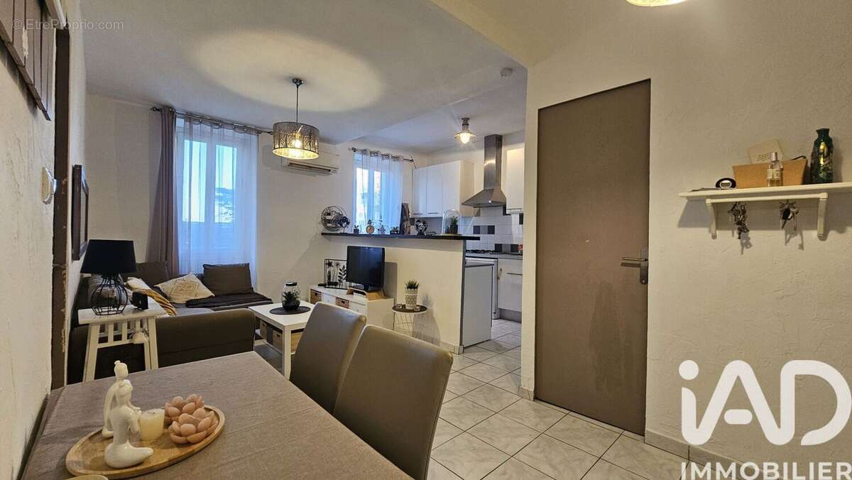 Photo 3 - Appartement à MARSEILLE-3E